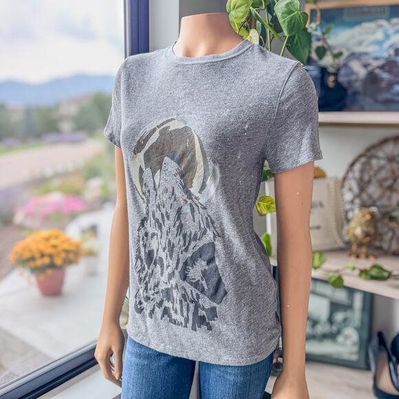 Free People We The Free Wolf Howling at the Moon Short Sleeve Tee-Women's Medium - Picture 2 of 9